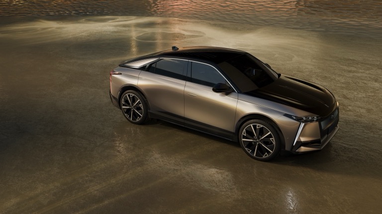 DS Automobiles N°8 AWD Long Range - 2