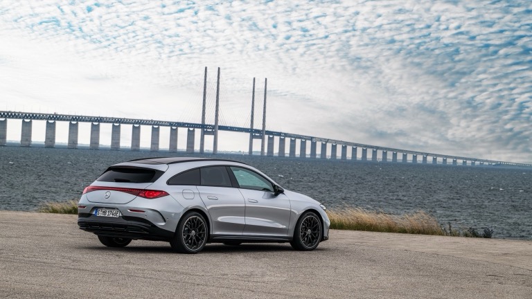 Mercedes-Benz CLA Shooting Brake 350 4MATIC - 2