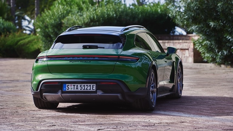 Porsche Taycan Turbo S Cross Turismo - 2